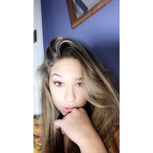 Meet your Posher, Courtney